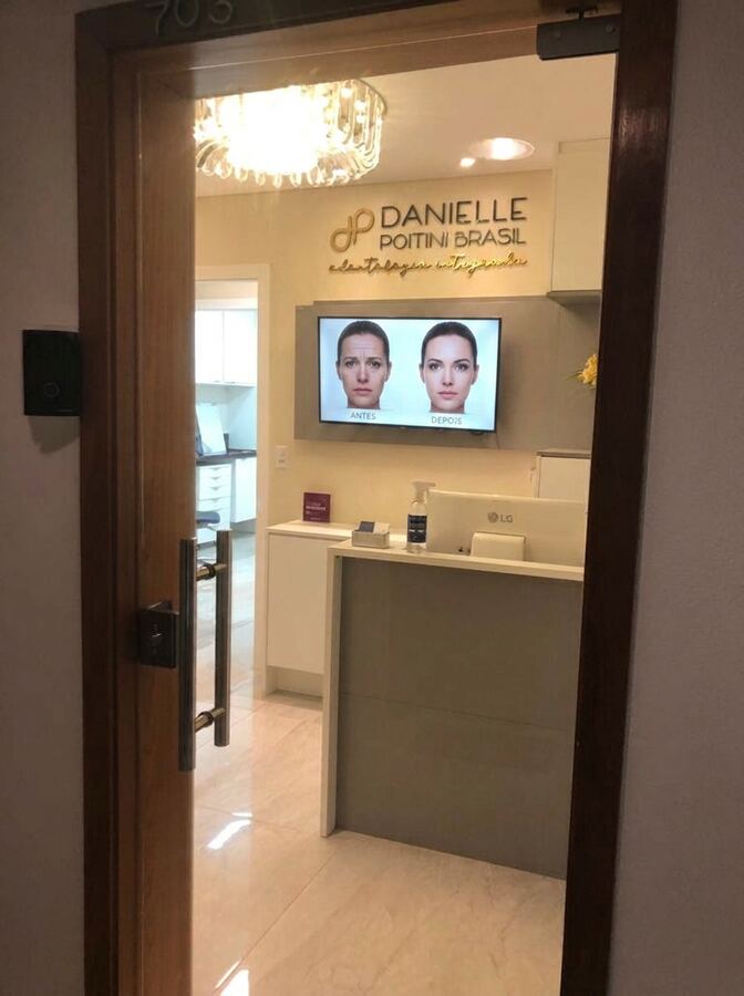 TV Engajada na clínica de Dra. Daniele Brasil